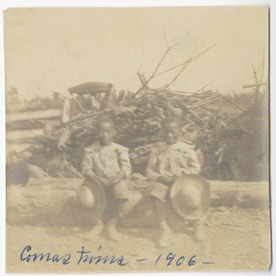 Comas twins, 1906