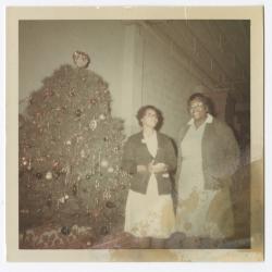 Geraldine Brooks and Ethel Boyer at the VITA Foods Christmas tree